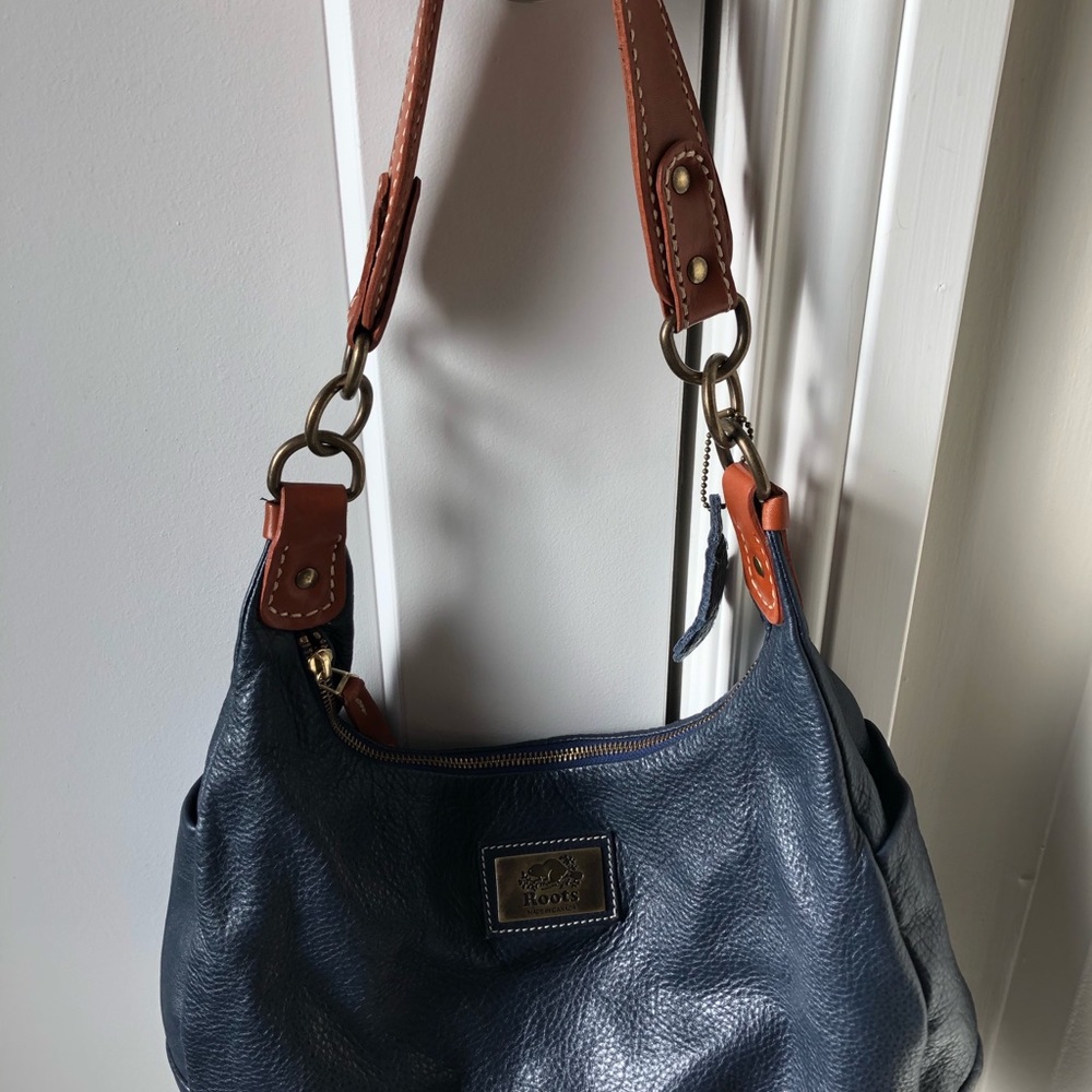 Roots leather bag navy